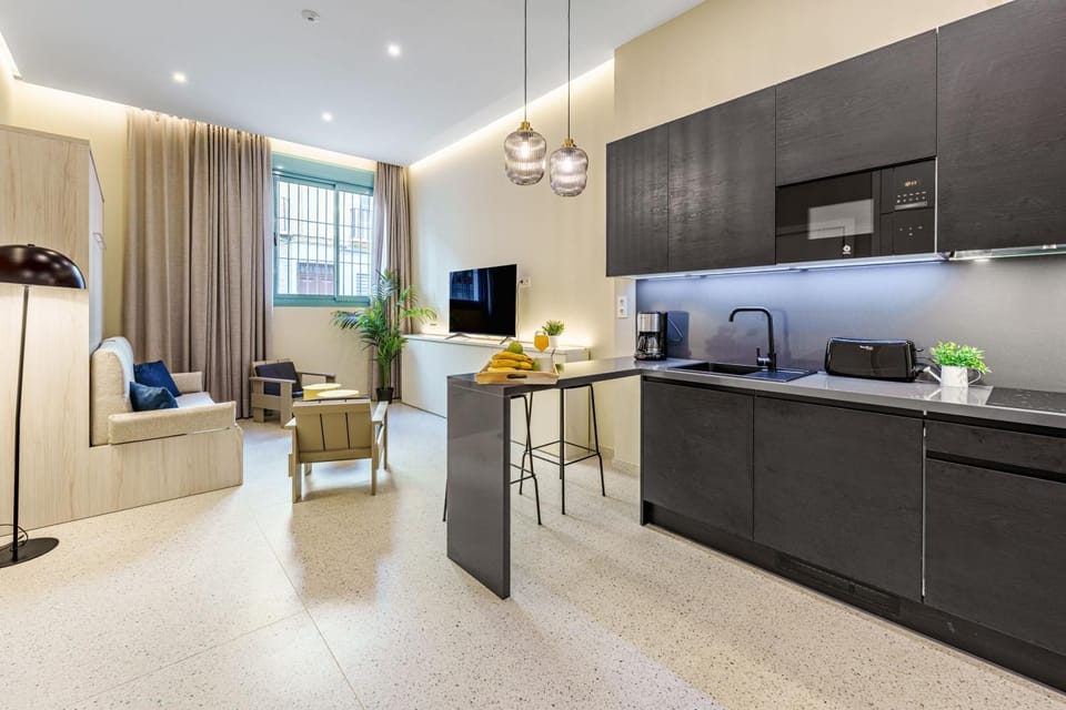 minibar, kitchen