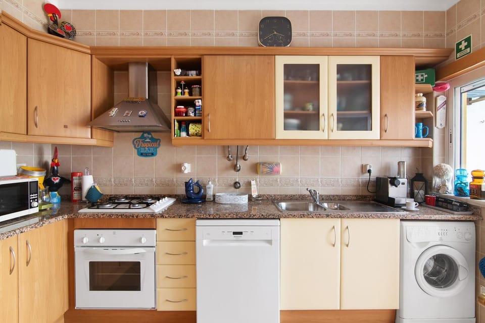 Kitchen or kitchenette, Living room
