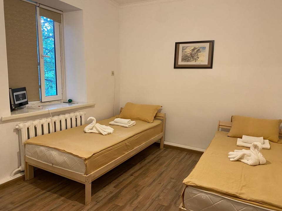 Bed, Photo of the whole room, Bedroom, Garden view, towels