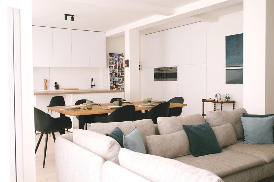Luxury 2 Bedroom - Antwerp City Centre Apartment in Antwerp