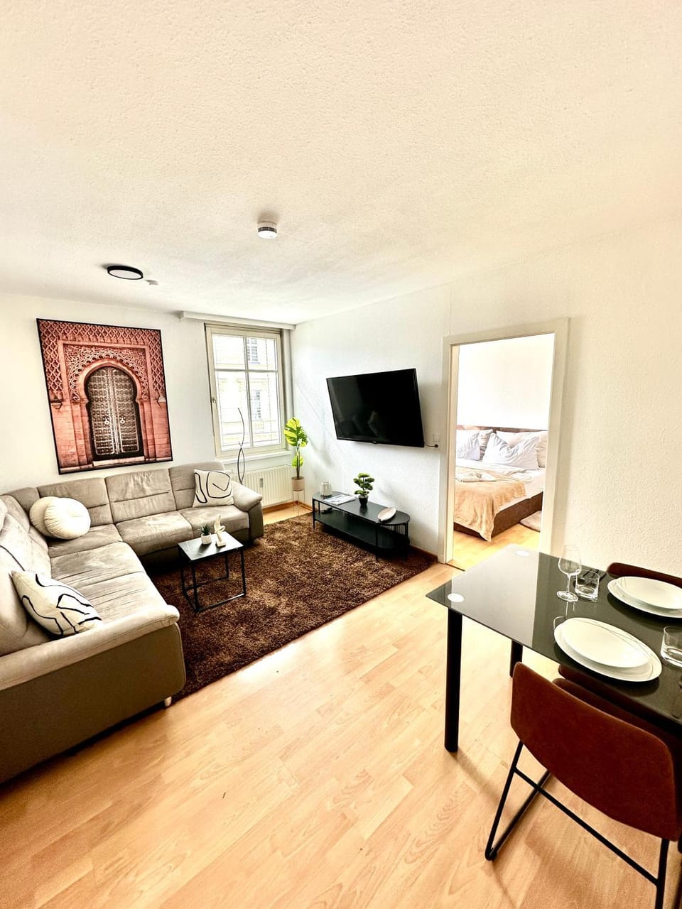 TV and multimedia, Living room, Photo of the whole room, Seating area, Evening entertainment