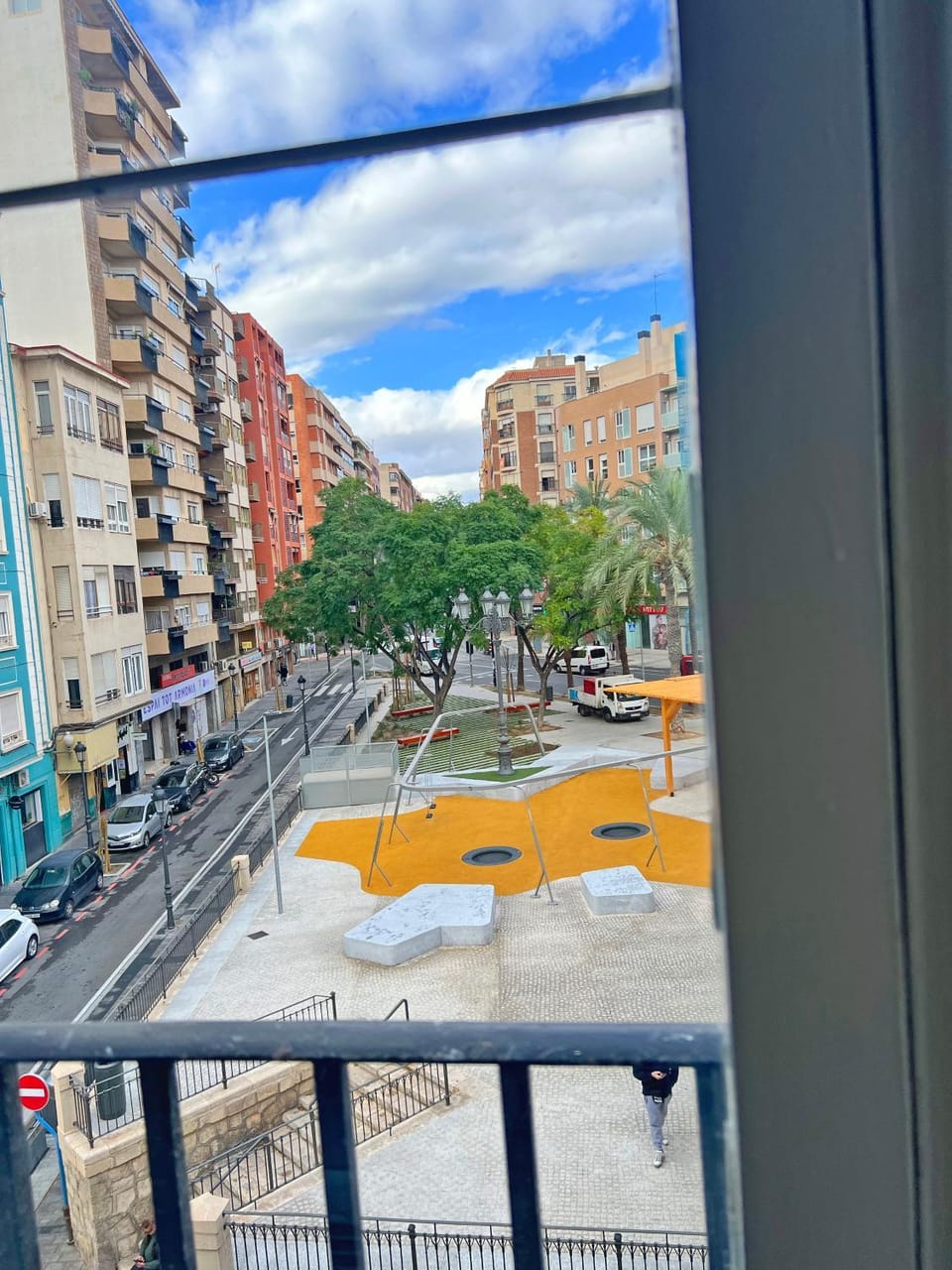 Property building, Day, Neighbourhood, View (from property/room), Balcony/Terrace, City view, Street view, Location