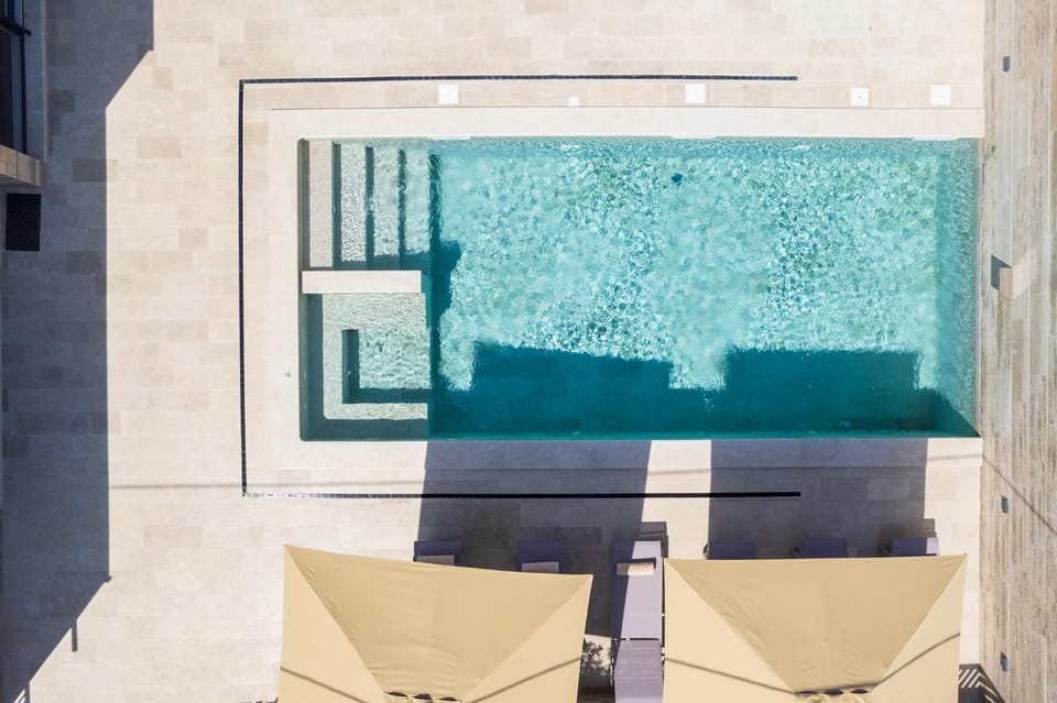 Day, Pool view, Swimming pool, sunbed