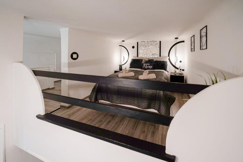 Bed, Bedroom, locker, towels, air conditioner