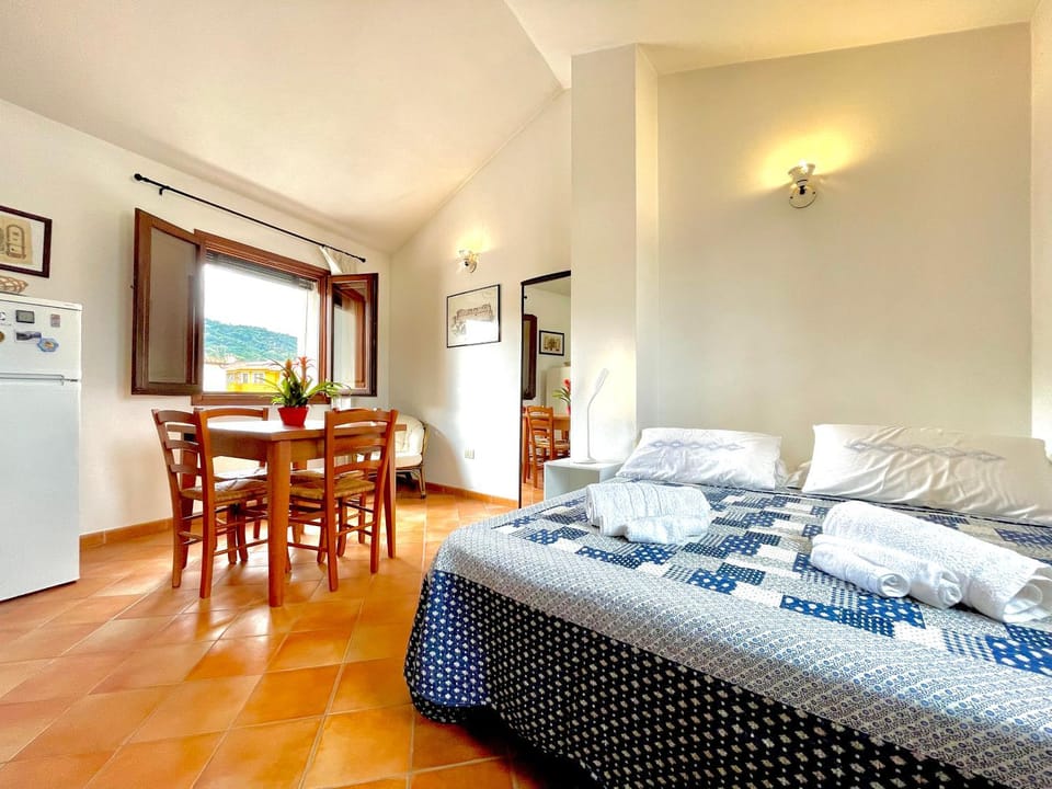 Seating area, Bedroom