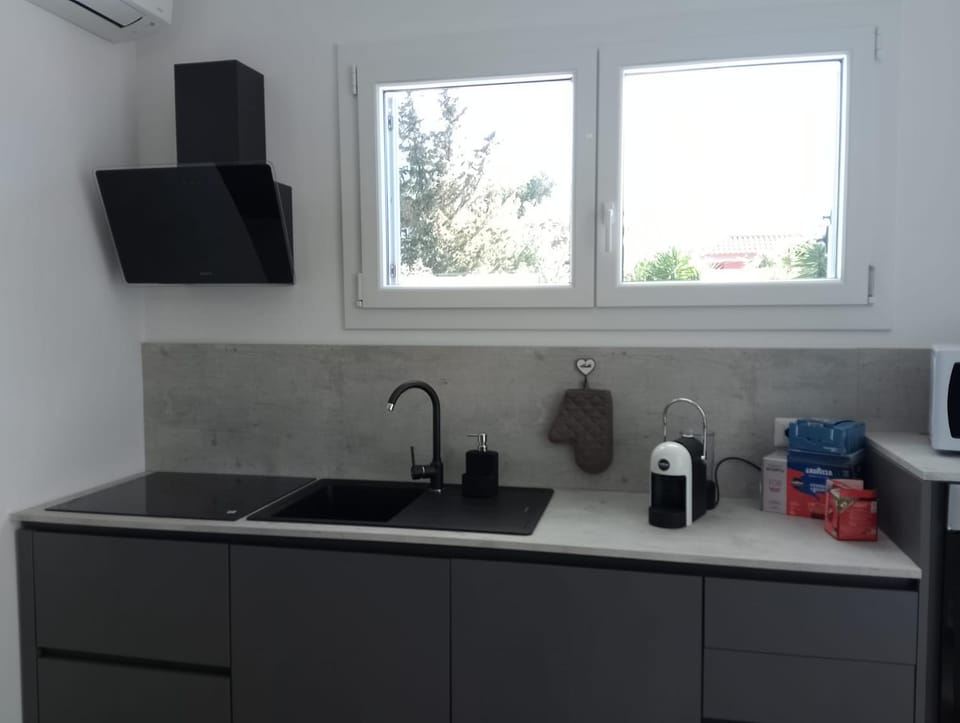 Coffee/tea facilities, Kitchen or kitchenette, minibar
