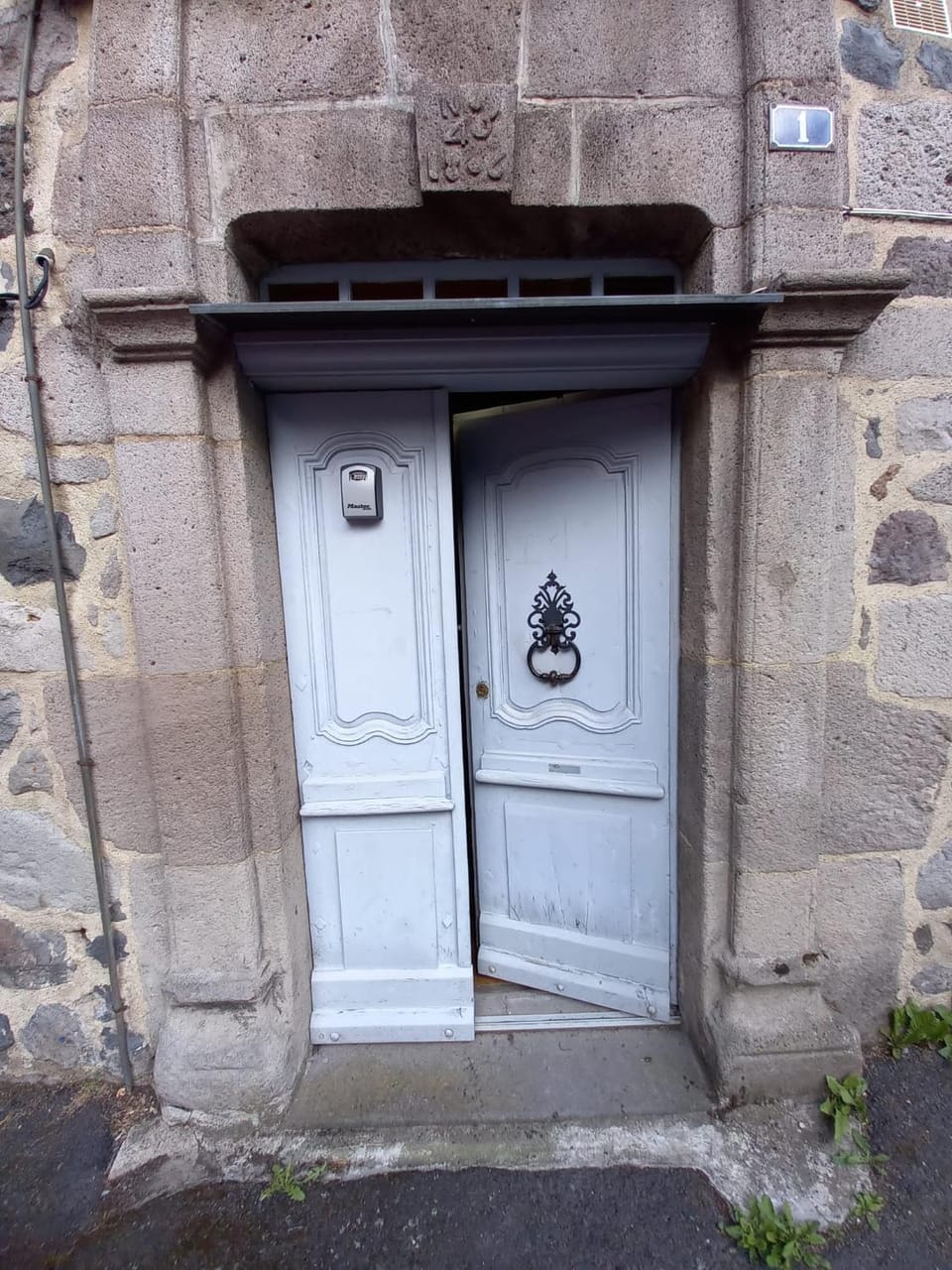 Facade/entrance