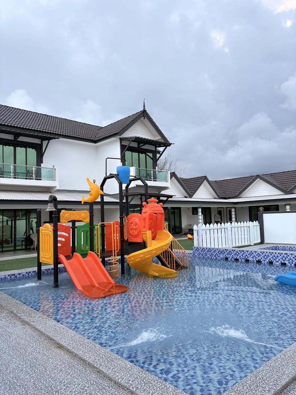 Aqua park, Swimming pool