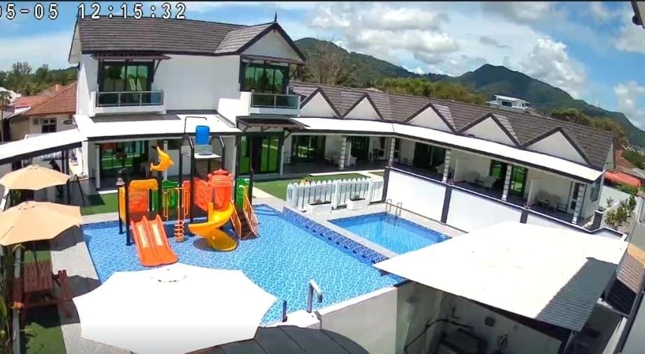 Aqua park, Swimming pool