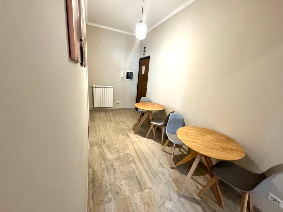 Seating area, Dining area