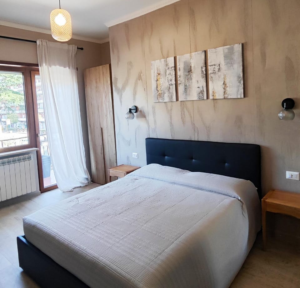 Bed, Photo of the whole room, Bedroom