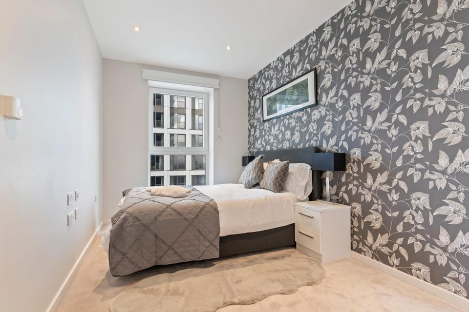 Elegant 2BR flat on 20th floor near many attractions Apartment in London