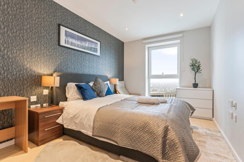 Elegant 2BR flat on 20th floor near many attractions Apartment in London