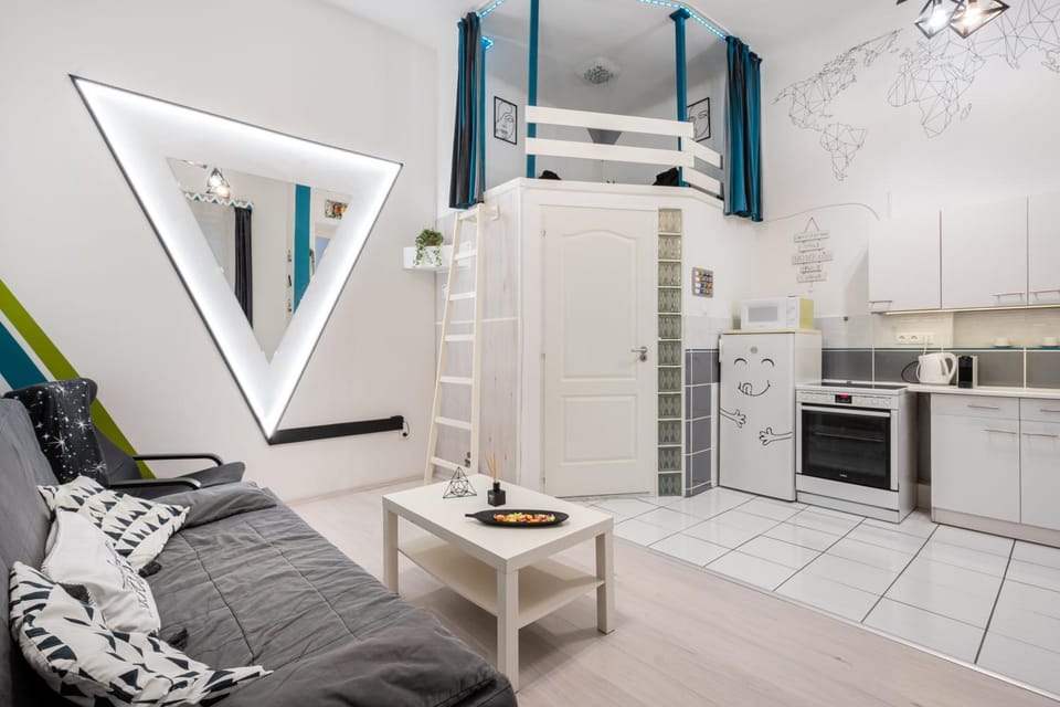 Kitchen or kitchenette, Living room, locker, locker, kitchen