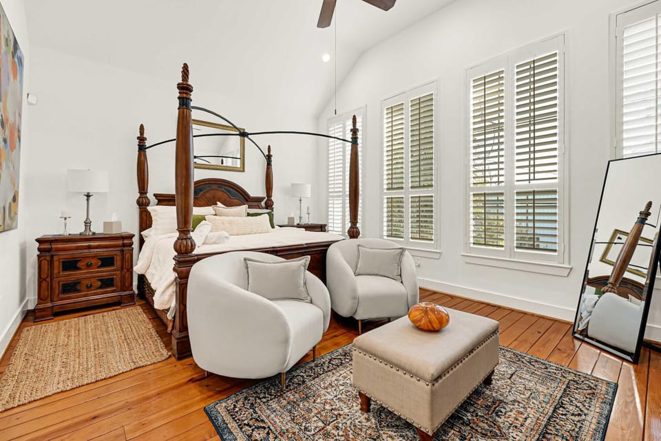 3BR 2,5BA Holiday Home with Power, Wifi & Hot Tub Villa in Houston