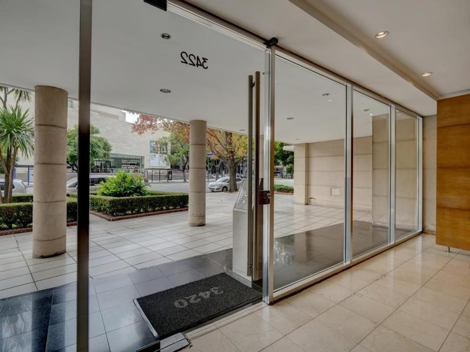 Premium location, frente al MALBA, muy luminoso Apartment in Buenos Aires
