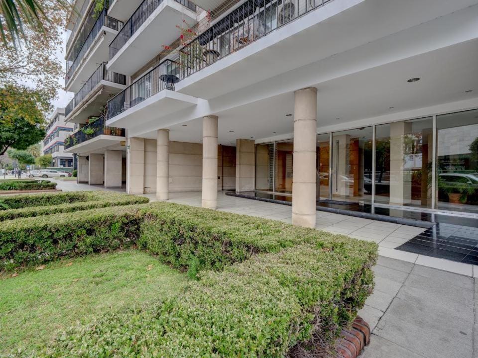 Premium location, frente al MALBA, muy luminoso Apartment in Buenos Aires