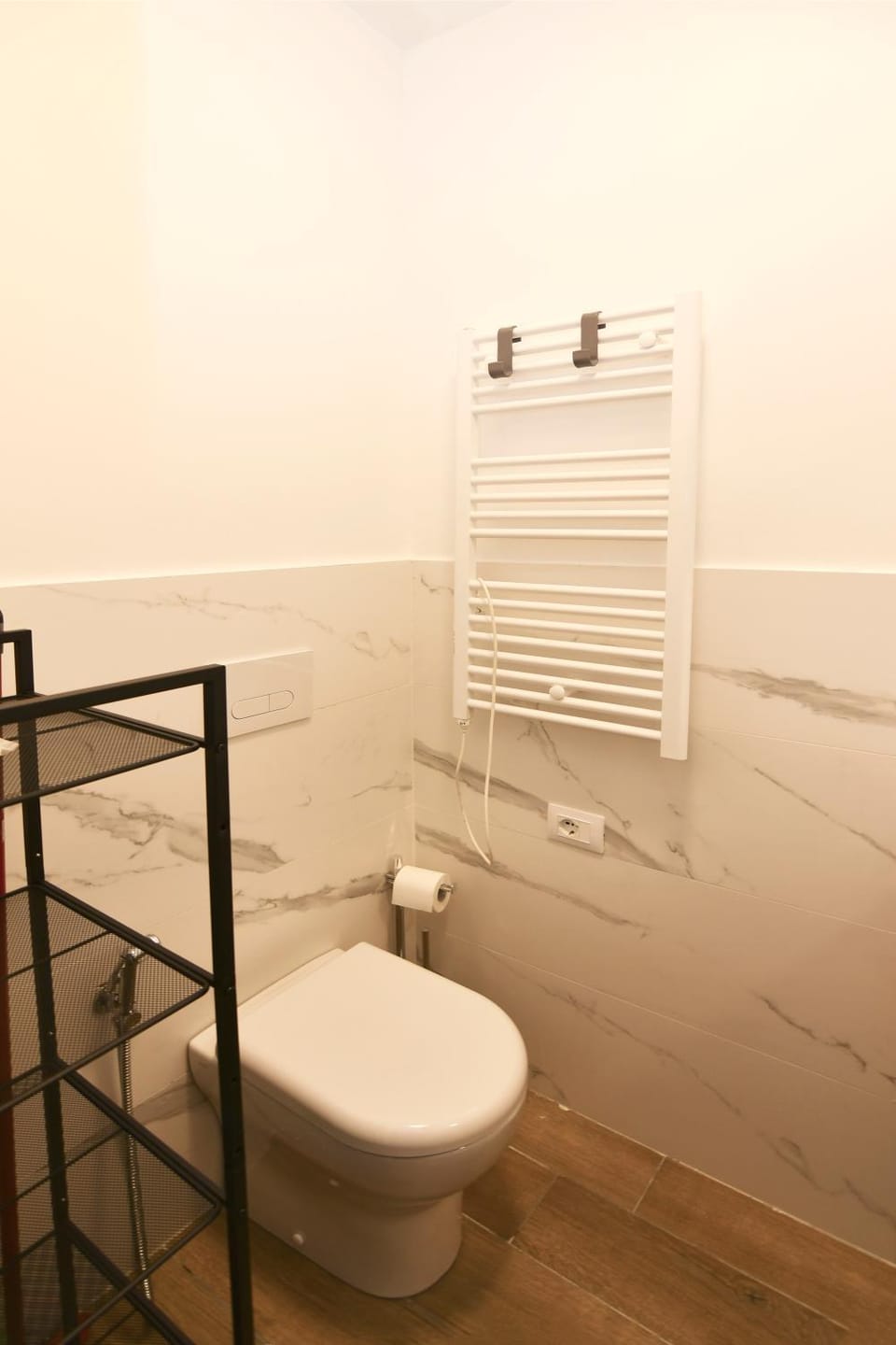 Shower, Toilet, Bathroom, bidet, towels