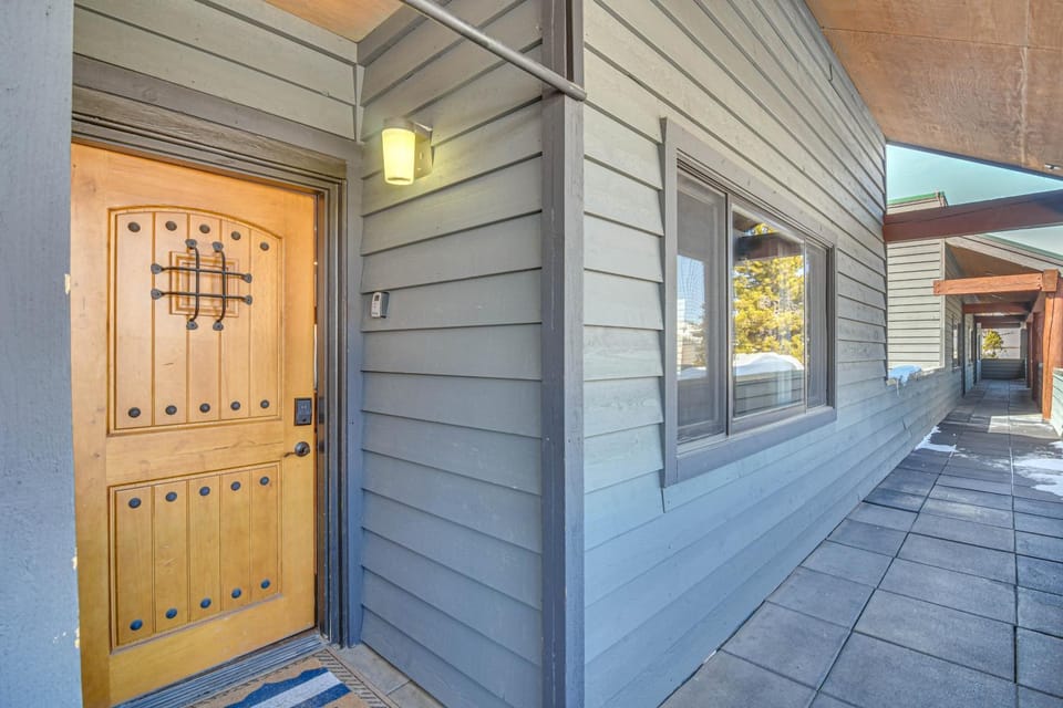 Downtown Winter Park Condo w/ Free Bus to Ski Base House in Fraser