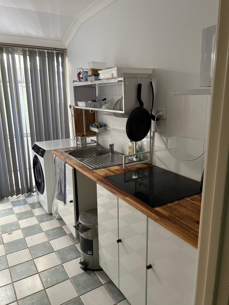 double room share bathroom and kitchen Bed and Breakfast in Canning Vale