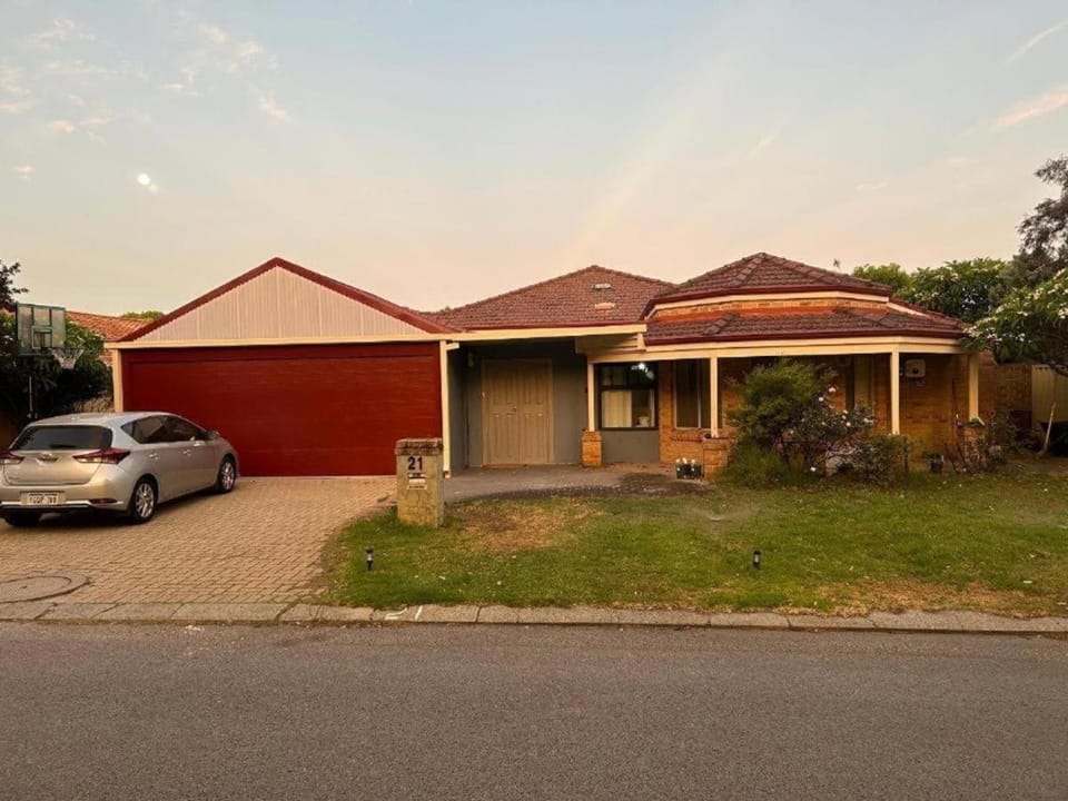 double room share bathroom and kitchen Bed and Breakfast in Canning Vale