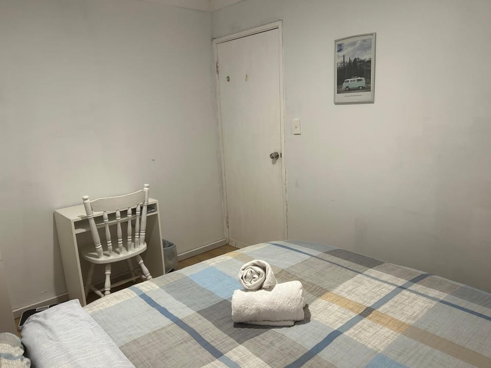 double room share bathroom and kitchen Bed and Breakfast in Canning Vale