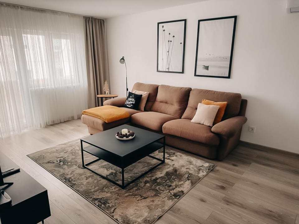 Communal lounge/ TV room, air conditioner
