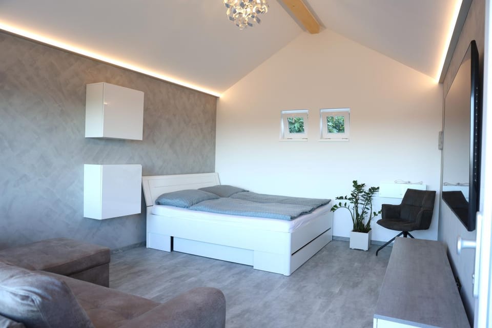 Bed, Living room, Bedroom