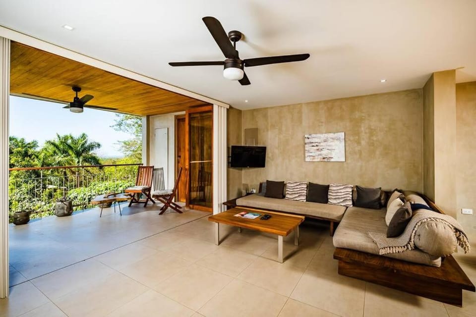 Spacious & serene with partial ocean & jungle view Apartment hotel in Tamarindo