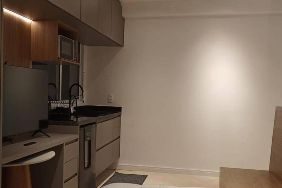 Kitchen or kitchenette, minibar, oven