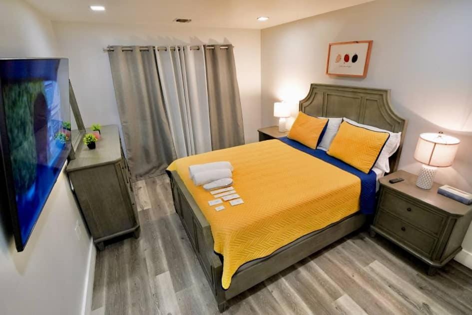 The Modern Suite - 2BR Close to NYC Apartment in Paterson