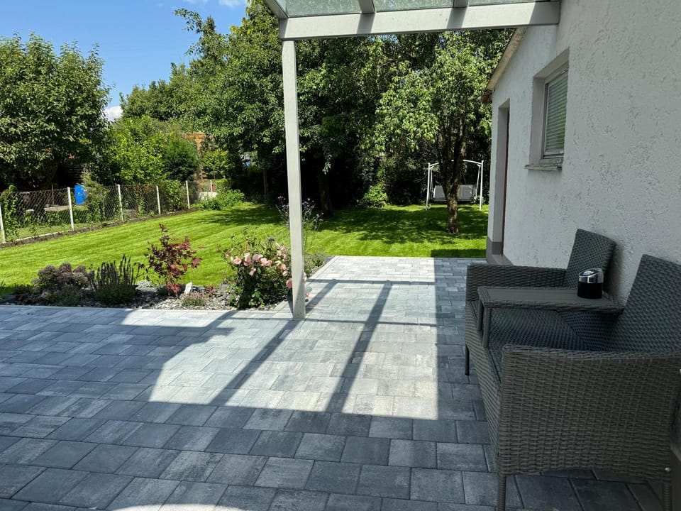 Garden, Seating area, Garden view
