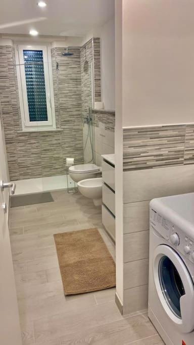 Shower, Bathroom, washing machine