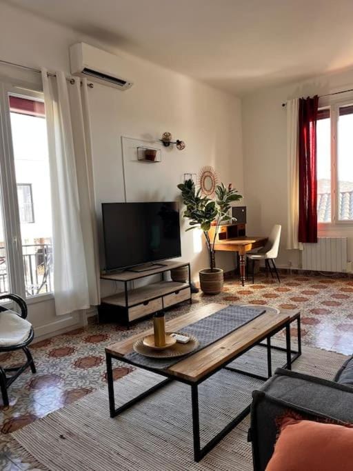 TV and multimedia, Living room, Seating area