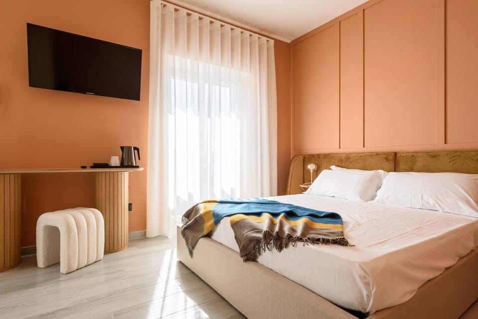 TV and multimedia, Photo of the whole room, Bedroom