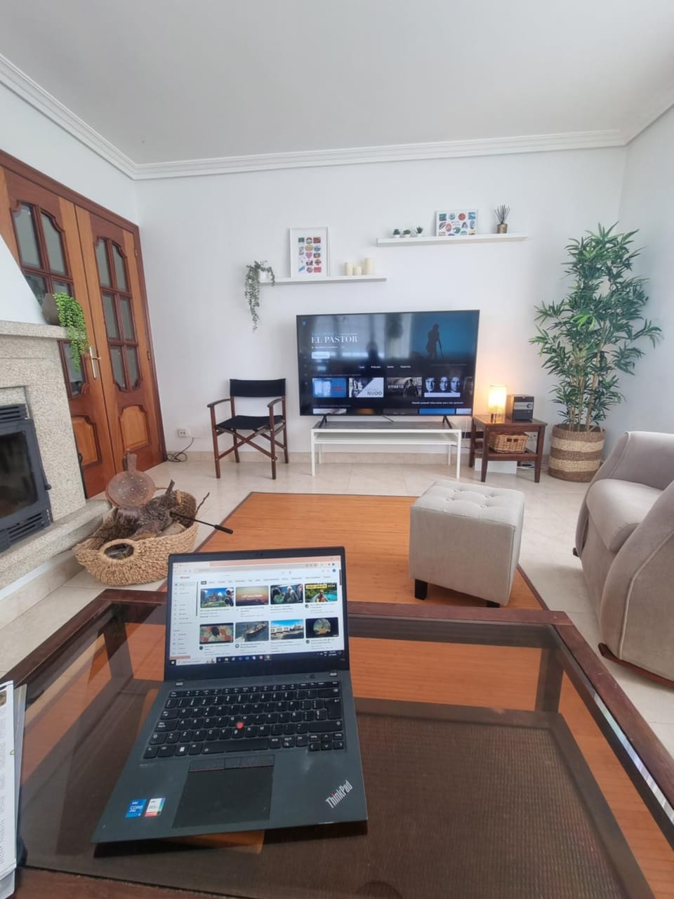 Communal lounge/ TV room