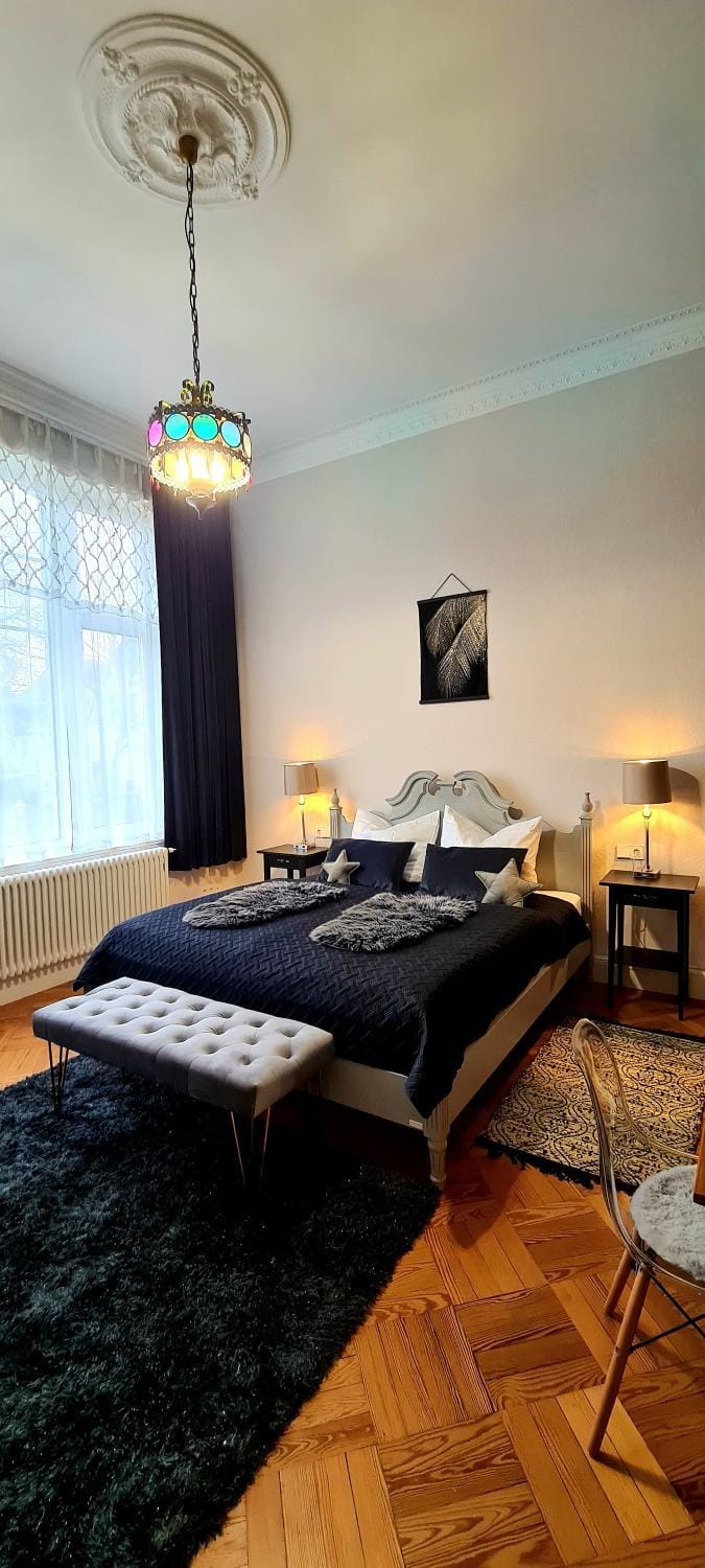 Photo of the whole room, Bedroom