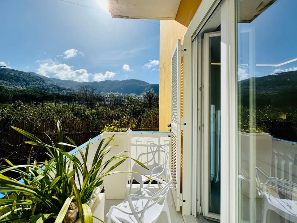 Property building, Day, View (from property/room), Balcony/Terrace