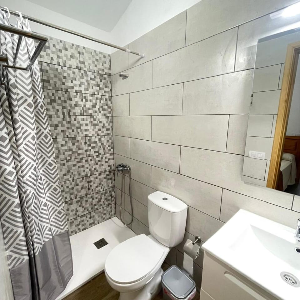 Shower, Bathroom, towels