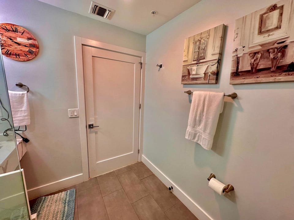 The Elegant Suite - 2BR with Great Amenities Apartment in Paterson