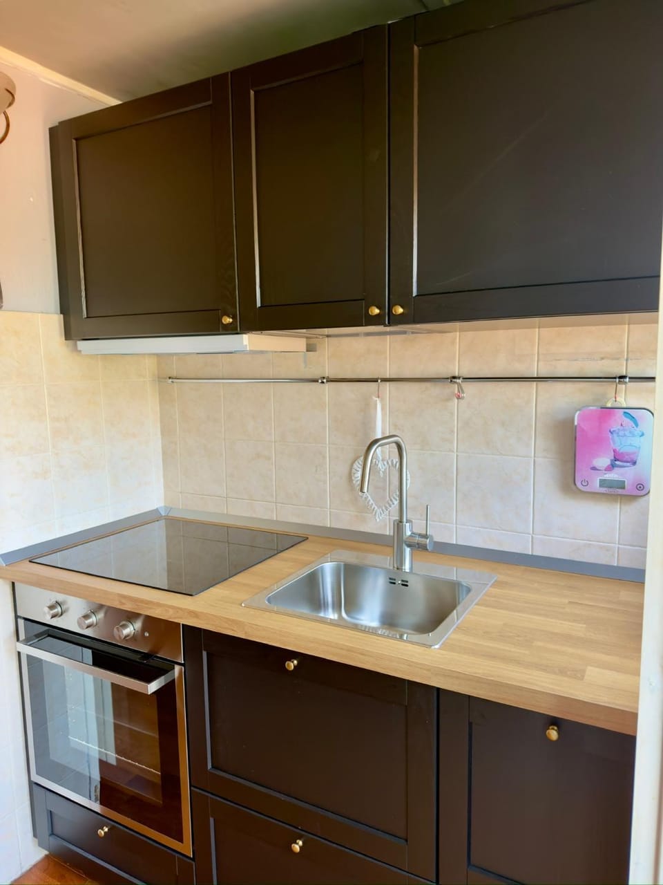 Kitchen or kitchenette, oven, stove