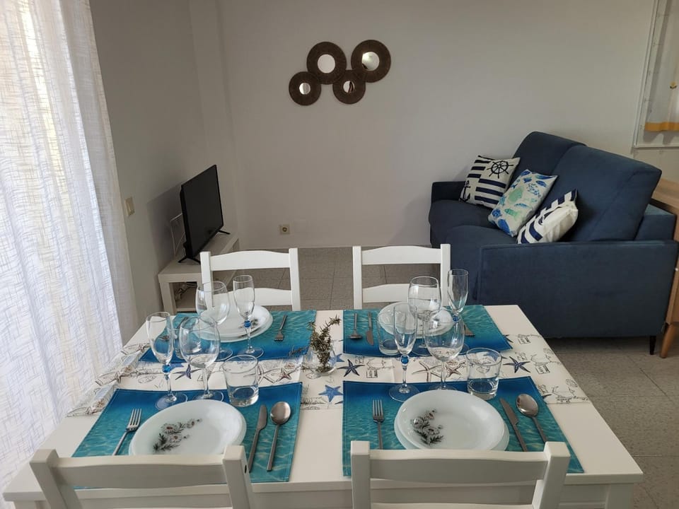 TV and multimedia, Living room, Dining area