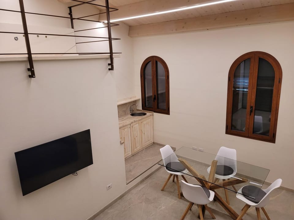 TV and multimedia, Kitchen or kitchenette, Dining area