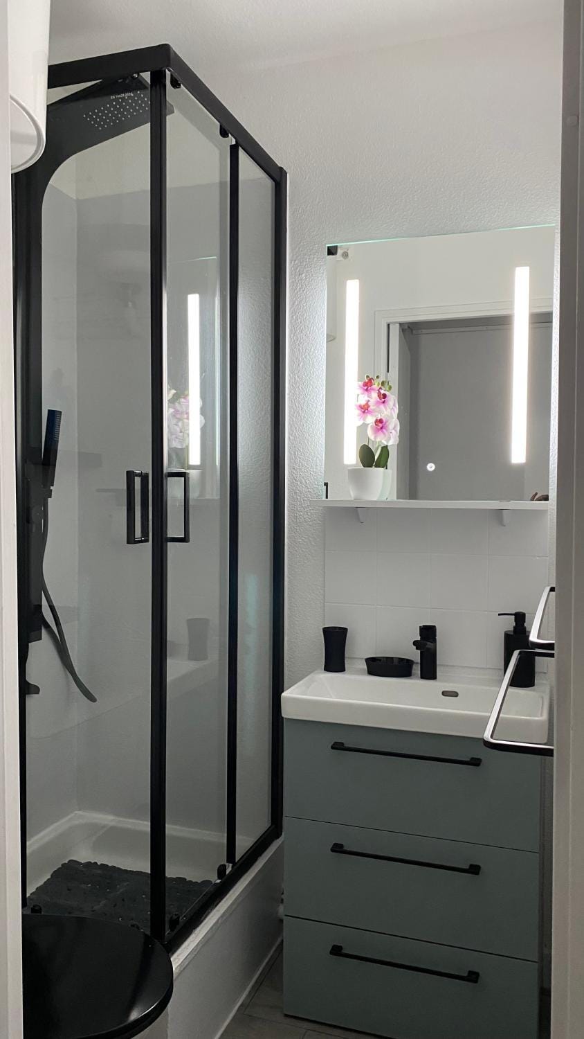 Shower, Bathroom
