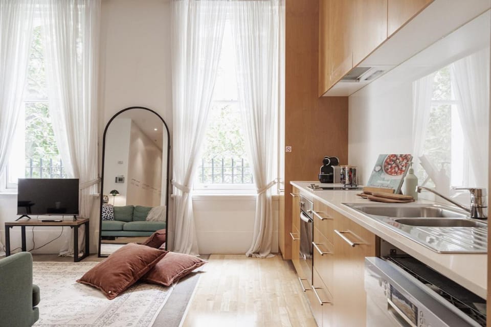 Living room, kitchen