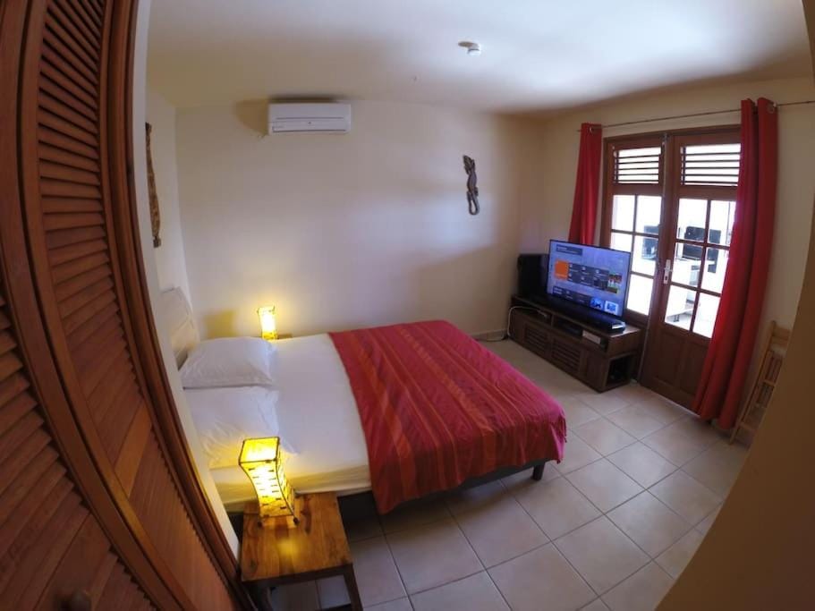 Bed, TV and multimedia, Photo of the whole room, Bedroom, air conditioner