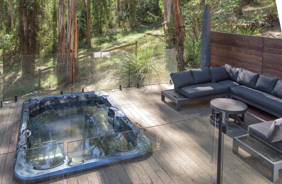 Hot Tub, Hot Tub