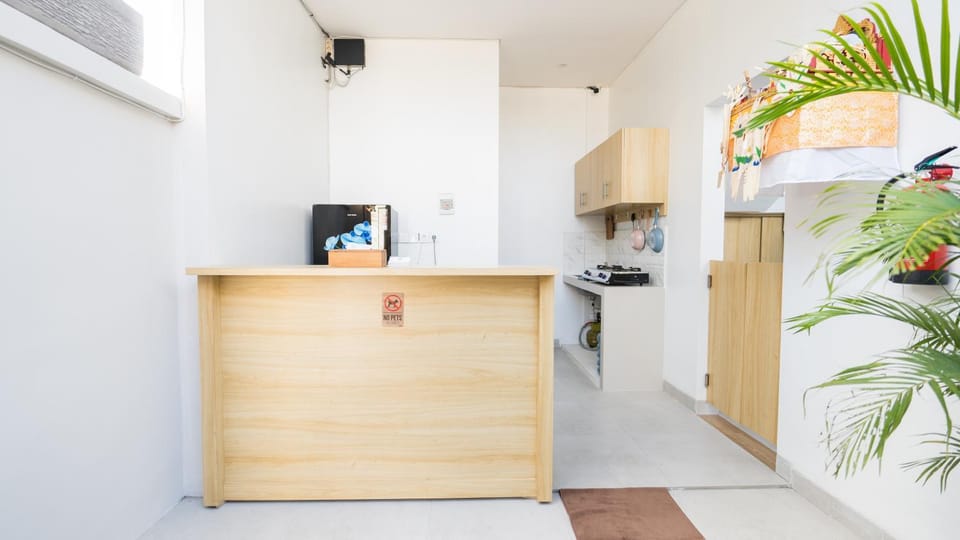 Kitchen or kitchenette, Lobby or reception