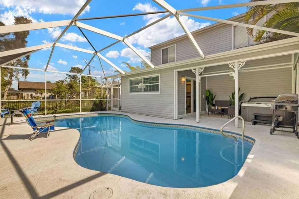 Secluded Backyard Home with Hot Tub & Pool - 3BR & 2B House in Lee County