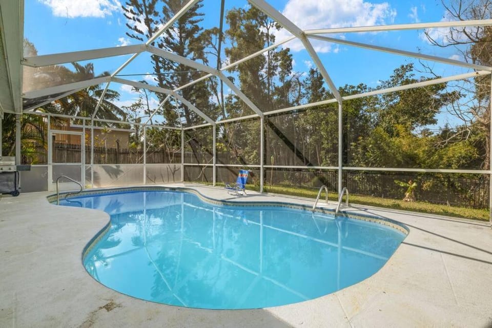 Secluded Backyard Home with Hot Tub & Pool - 3BR & 2B House in Lee County